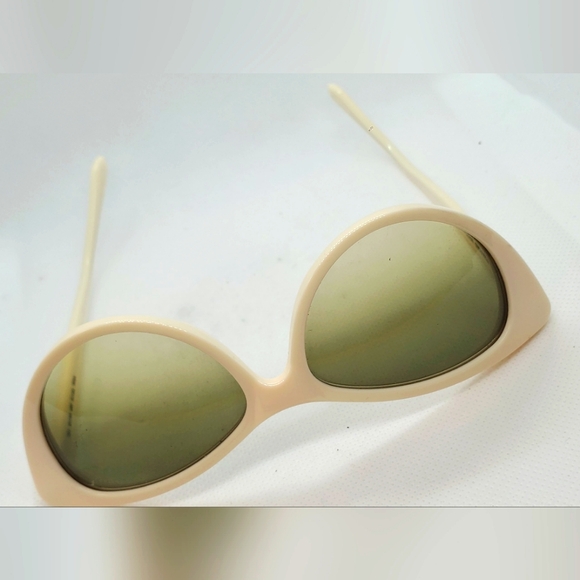 TOM FORD cat eye sunglasses- ivory frame/green lens main image 4